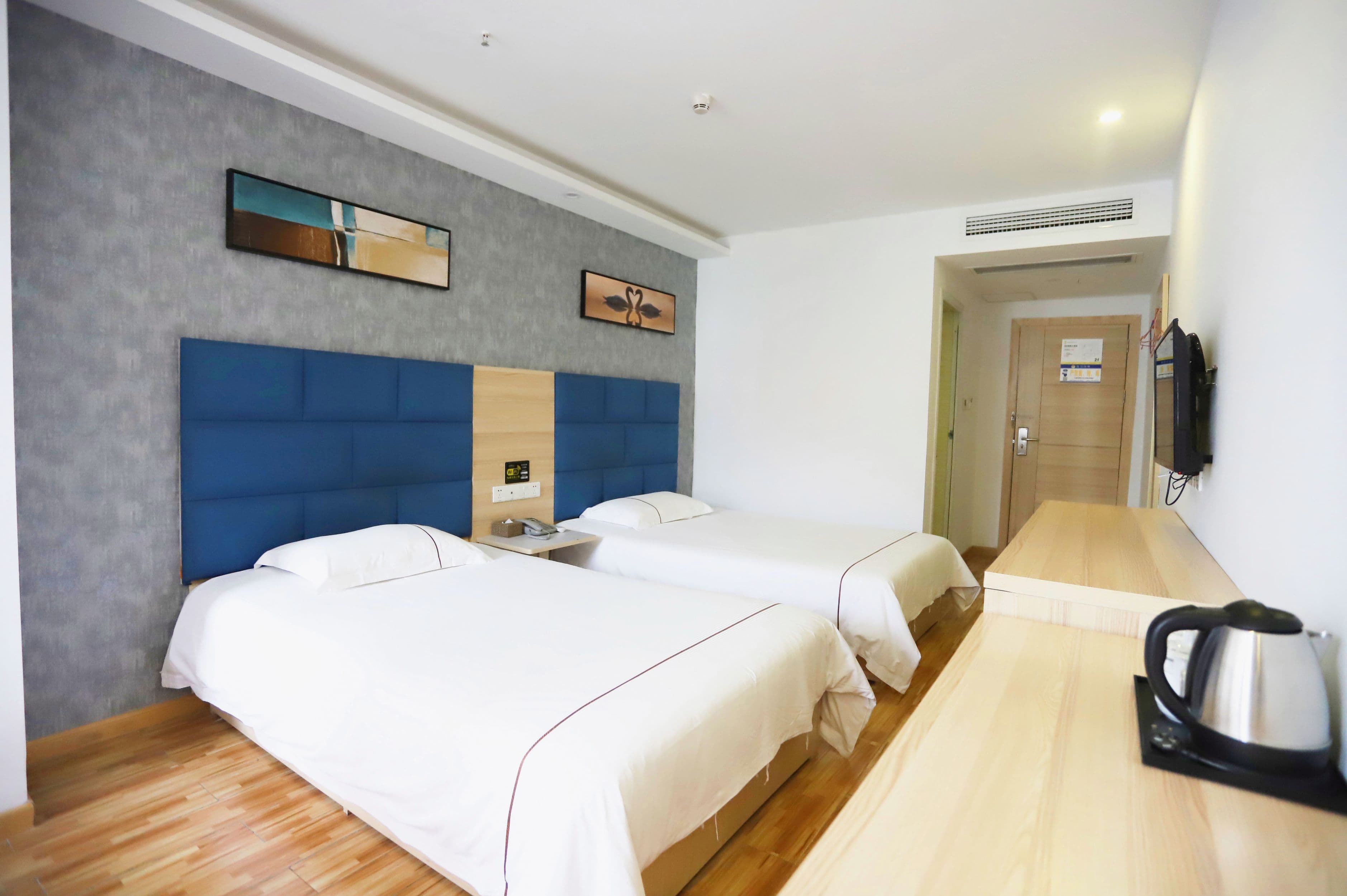 JUN Hotel (Zhangjiajie Tianmenshan Railway Station)