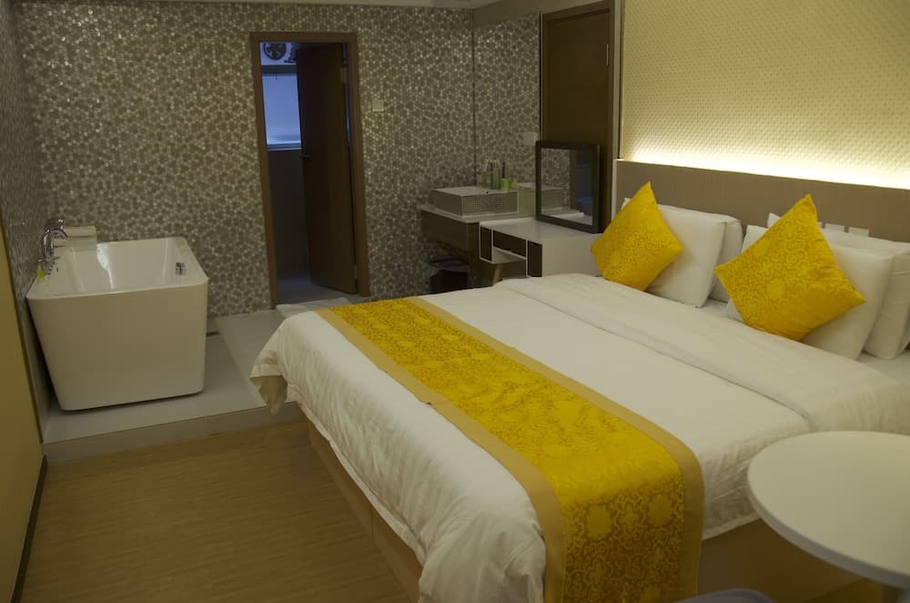 Whole Sunshine International Hotel