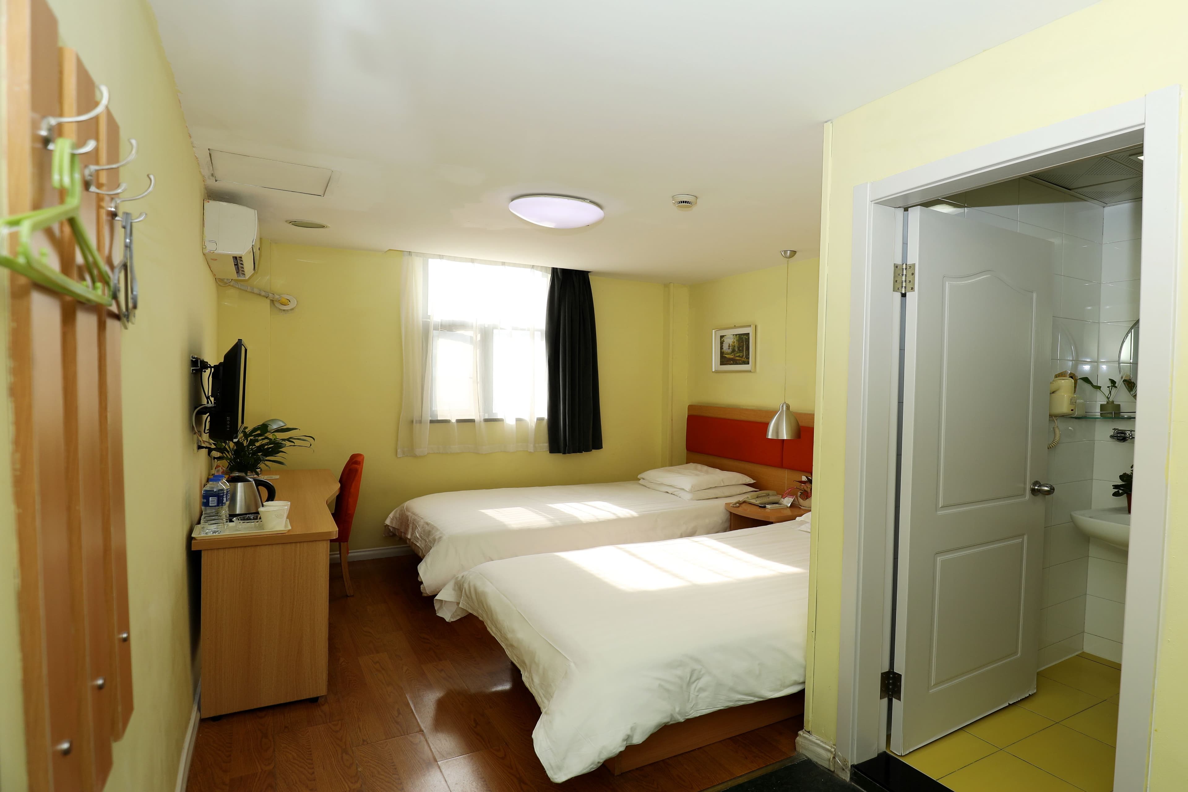 Home Inn (Shanghai Nanjing Road Pedestrian Street)