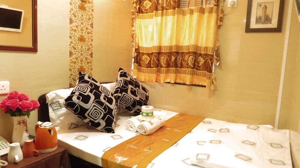 Paris Guest House (D2, 10/F)