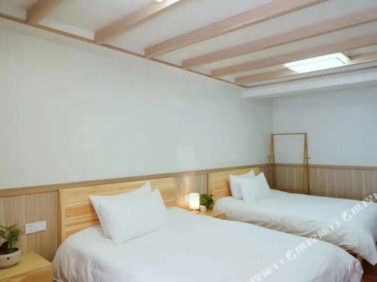 Ruoting Garden Hotel (Oriental Hospital Pudong South Road Subway Station)