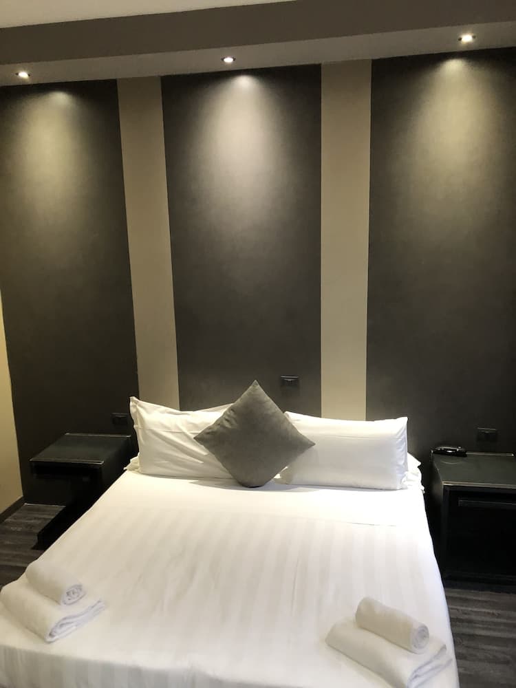Hotel V99