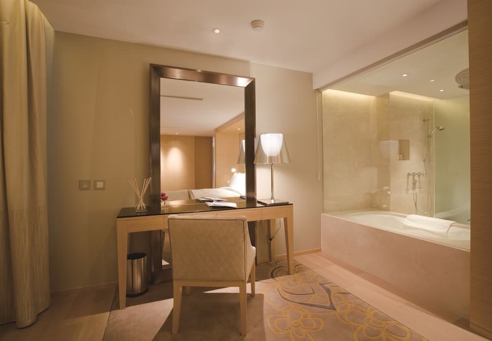 Million Dragon Hotel Macau