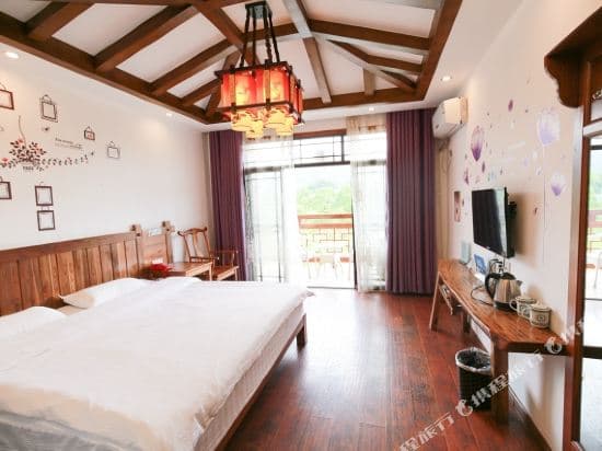 Zhangjiajie No. 53 Zhusha Culture Theme Inn