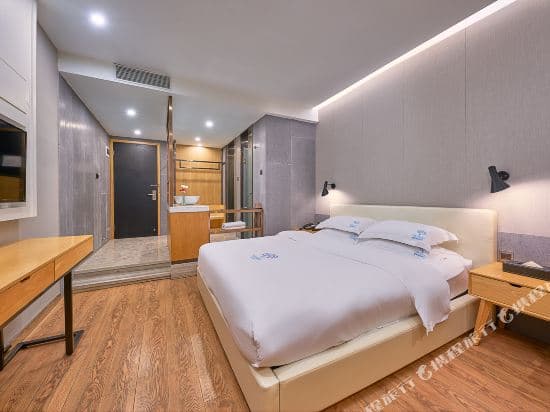 Life Hotel (Guangzhou Kecun Metro Station Guangzhou Tower)