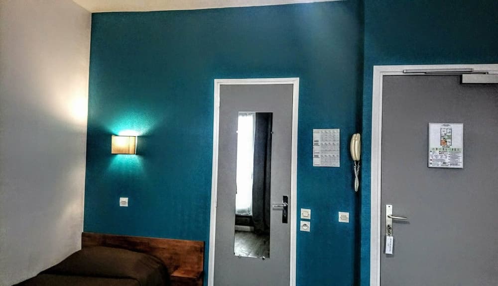 Acacia Hotel