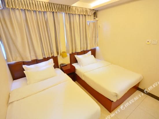 Golden Wave Hotel
