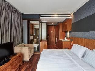 Luxx XL Langsuan Hotel Bangkok