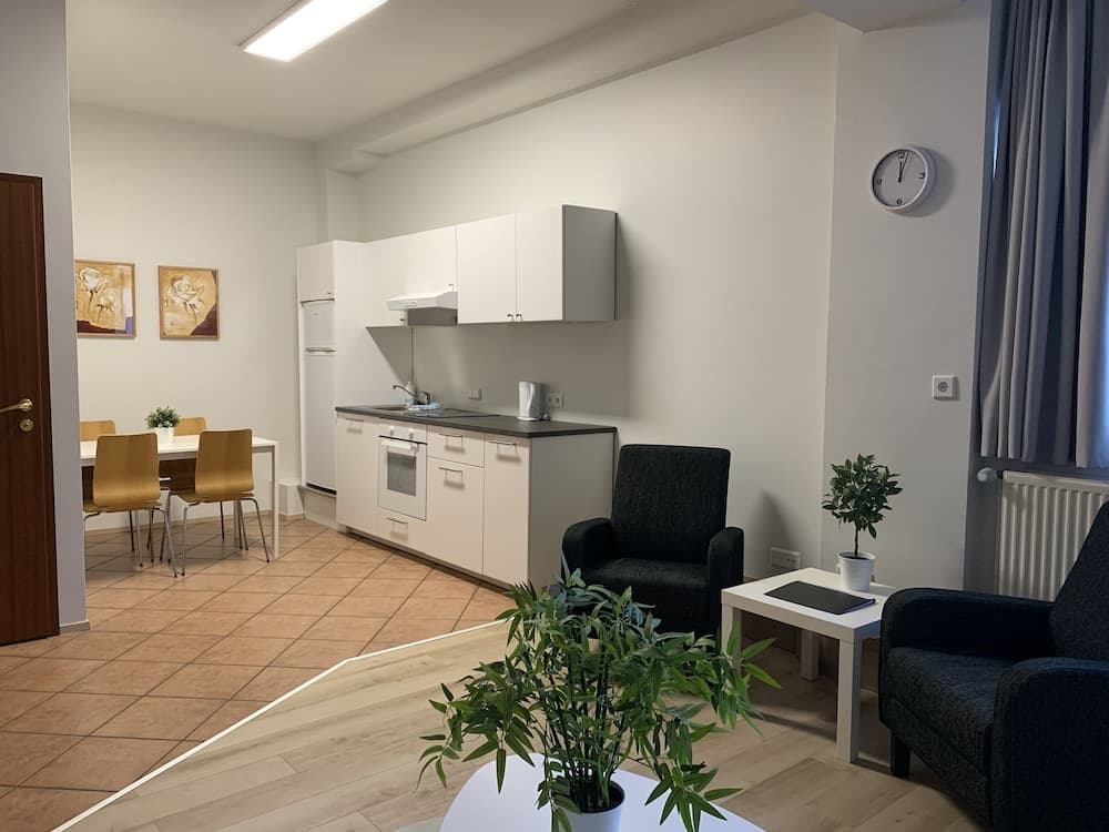 Atlantic Apartments and Rooms