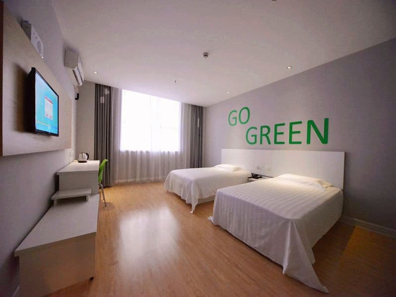 Motel 168 (Shanghai Yangpu Bridge Longchang Road Metro Station)