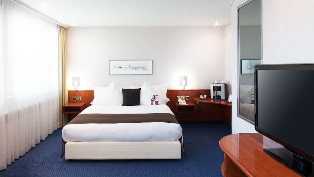 Crowne Plaza Zürich, an IHG Hotel