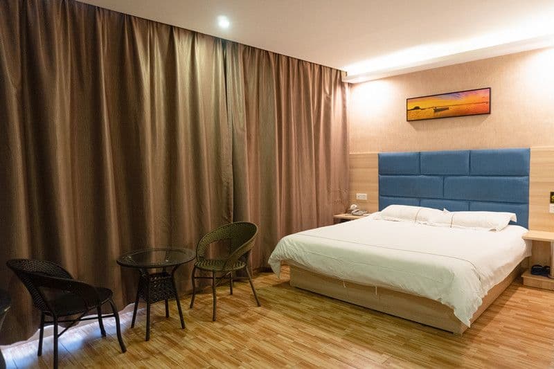 JUN Hotel (Zhangjiajie Tianmenshan Railway Station)