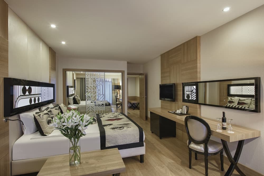 Delphin Imperial Lara