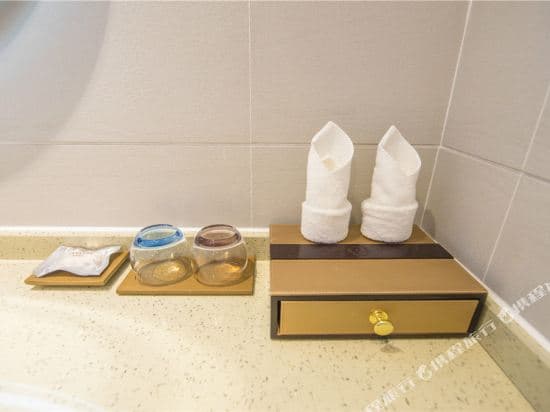 Lavande Hotels (Guangzhou Kecun Metro Station Pazhou Conference and Exhibition Center)