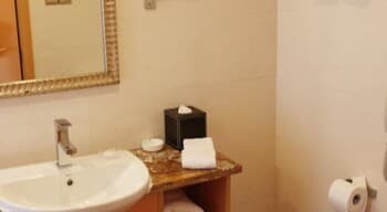 Ramada Plaza Hotel (Pudong South Branch)