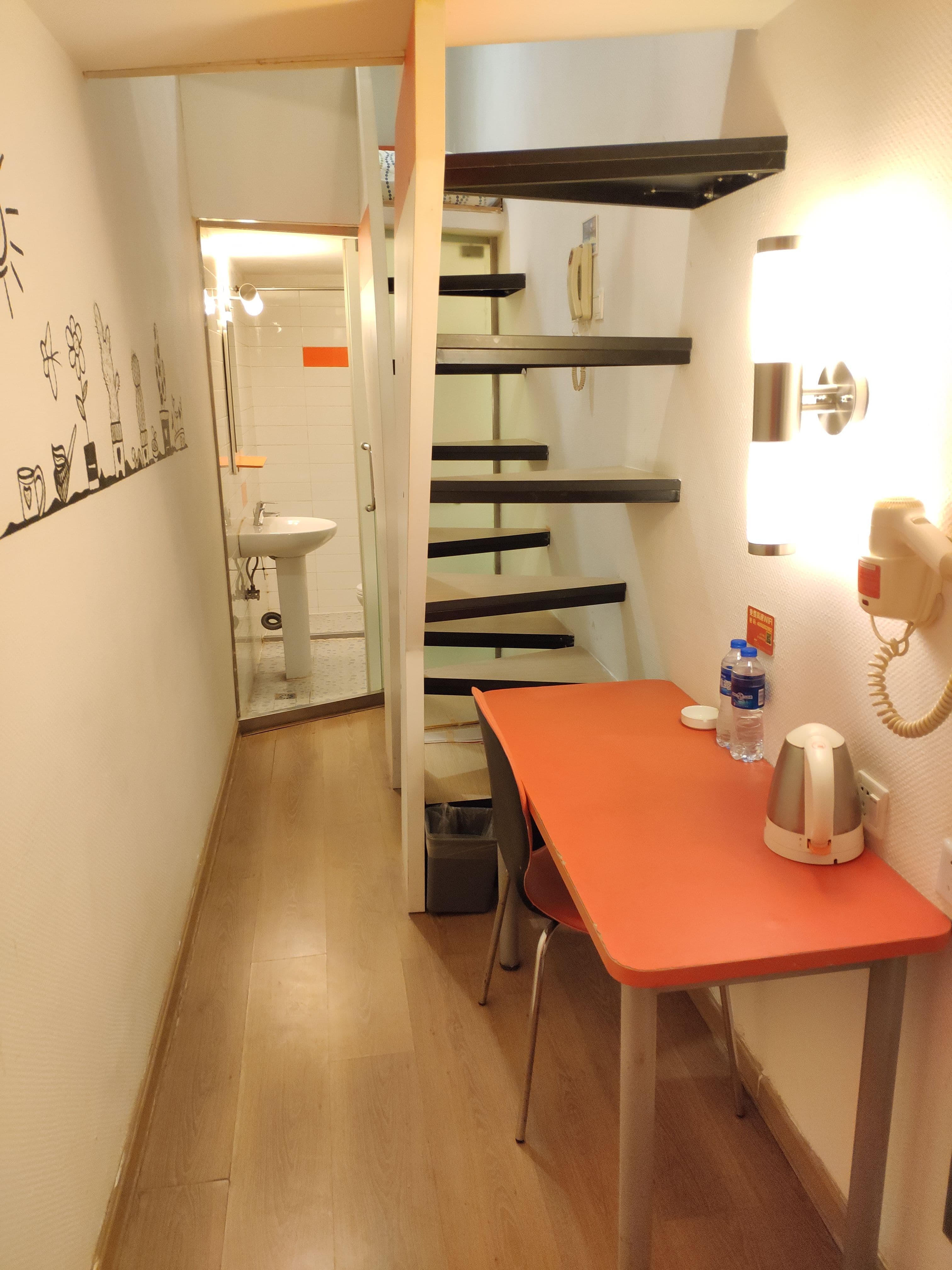 Pod Inn (Shanghai Peoples Square Nanjing Road Pedestrian Street)