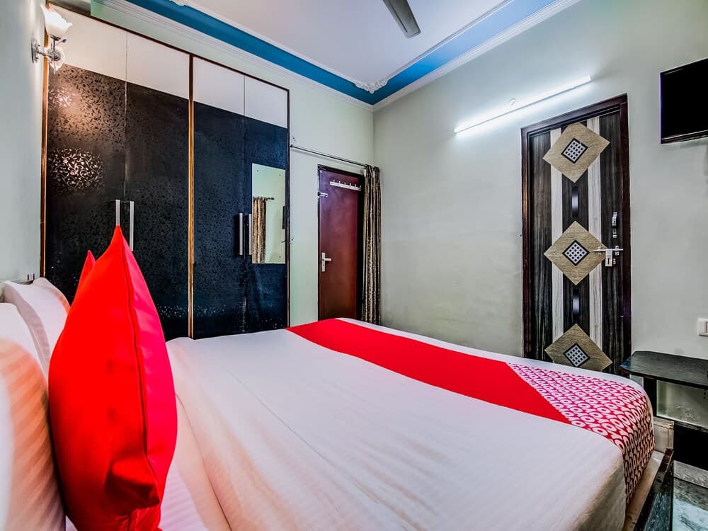 OYO 14066 Hotel Grand Amar Palace
