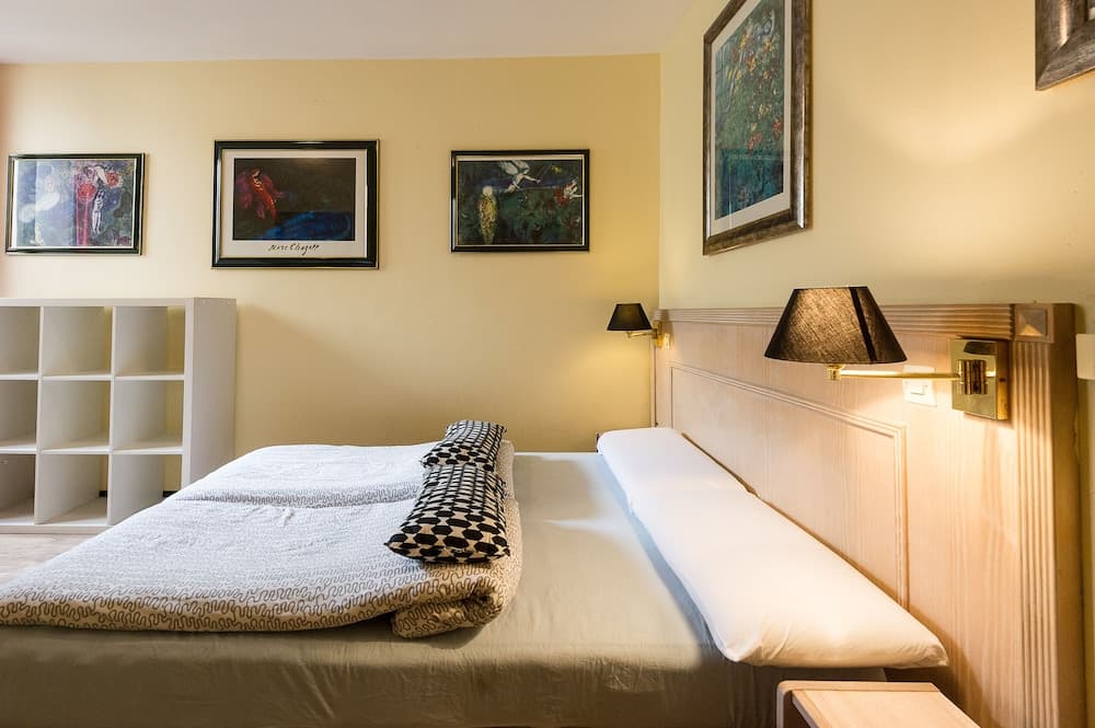 Villa Saint Exupery Beach Hostel