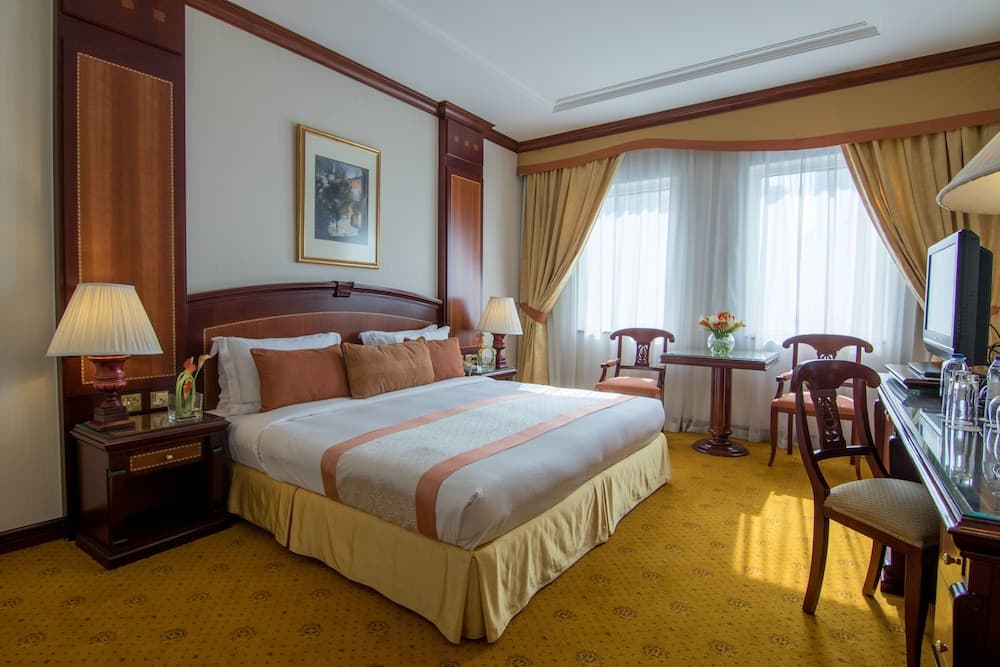 Knight Castle Hotel