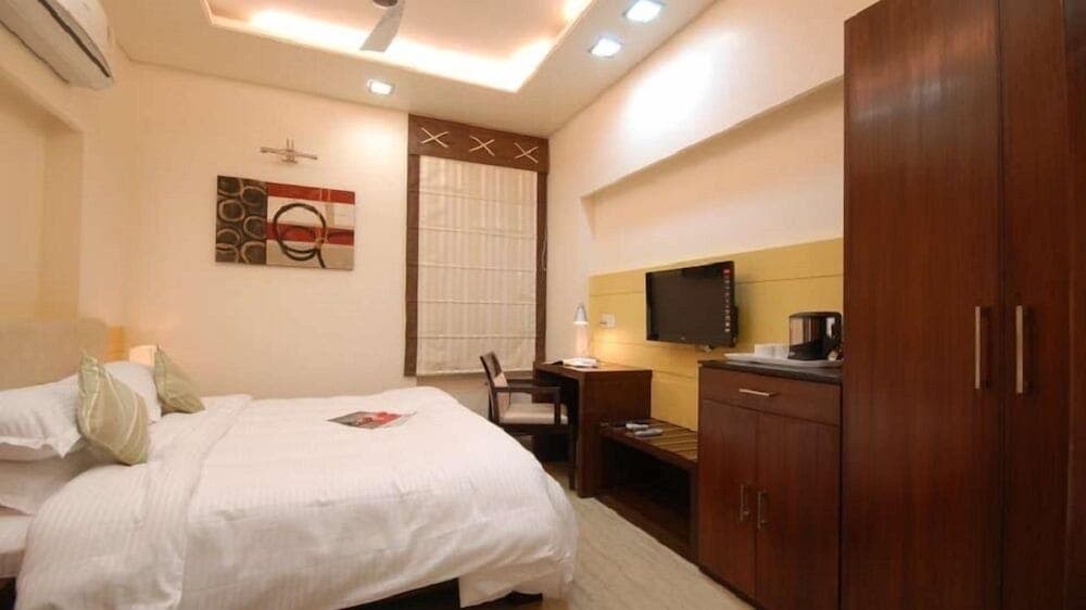 Hotel Nangi's Pride