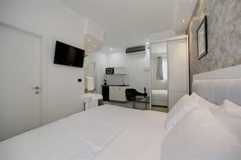 Residence Suites