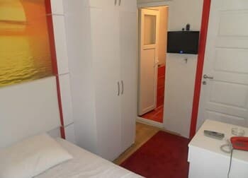 Hotel La White