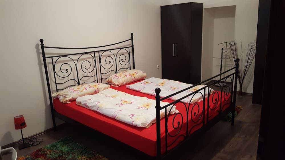 Walking Bed Budapest Hostel