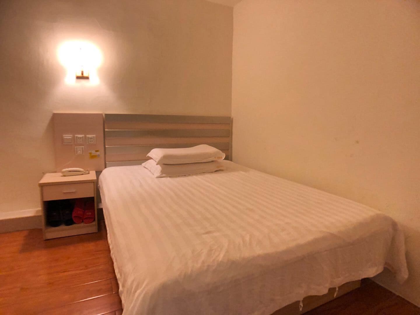 Yueyang Hostel
