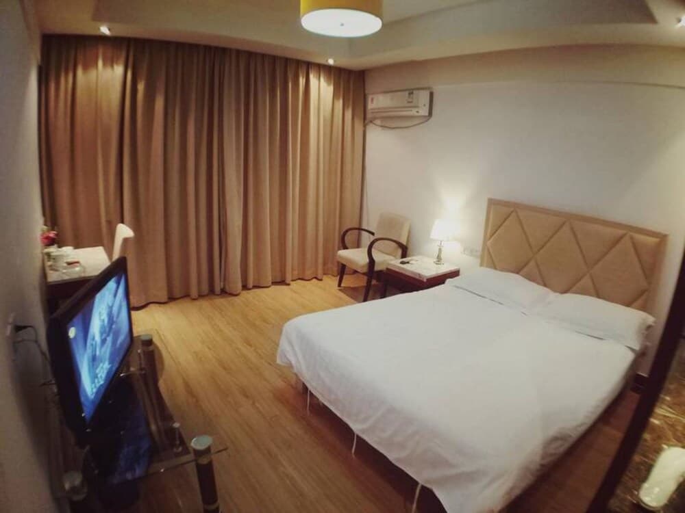Qidian Apartment Hotel (The Bund)
