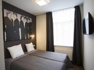 Quentin Golden Bear Hotel