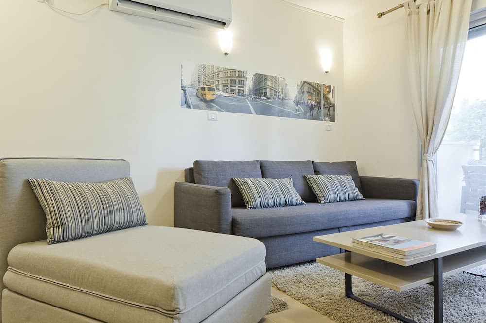 TLV Suites By The Sea - 2 Rooms