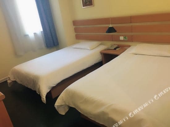 Home Inn (Shanghai Jinqiao Yanggao Middle Road Lantian Road Metro Station)