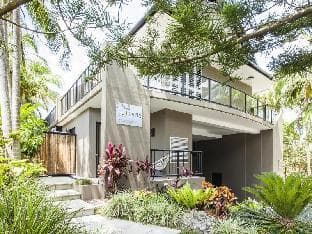 Julians Apartments