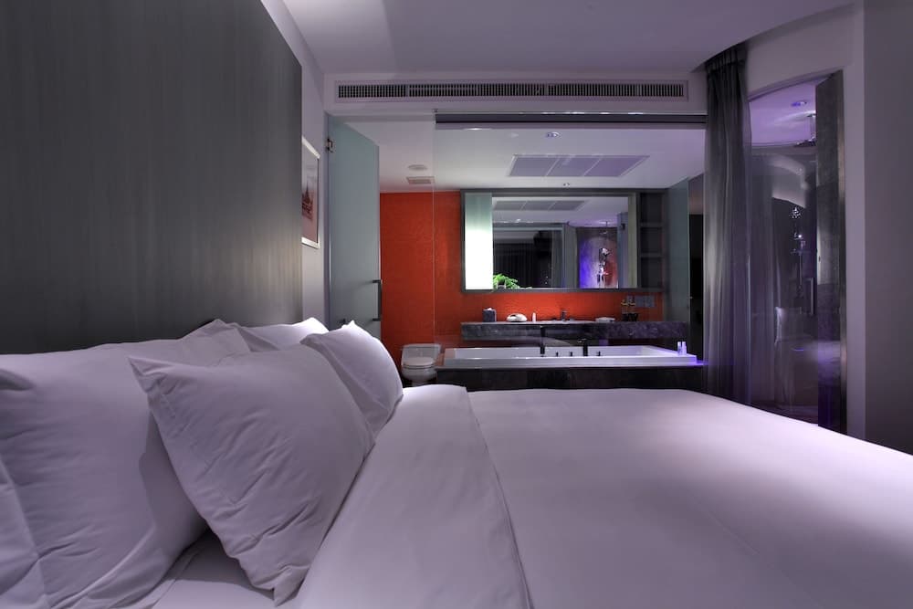 The Lit Hotel Bangkok