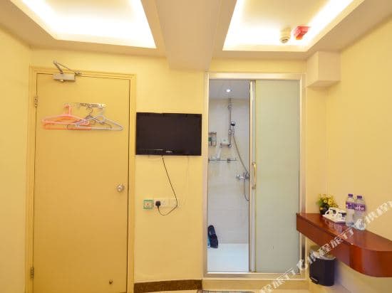 Golden Wave Hotel