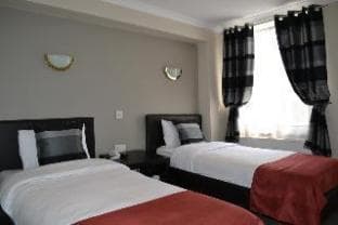 Smart Hyde Park View Hostel