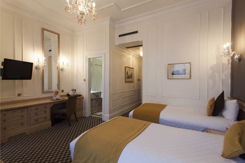 Thistle Hyde Park Hotel London