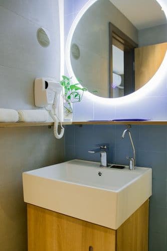 Home Inn (Shanghai the Bund City God Temple Xiaonanmen Metro Station)
