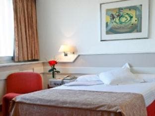 Hotel Chamartin the One