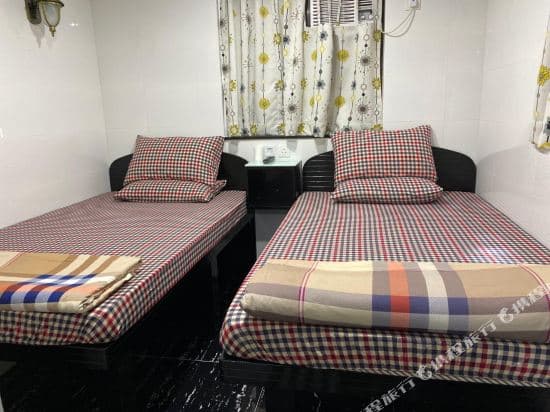 Dhillon Hotel