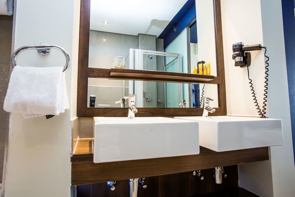 Genesis All-Suite Hotel