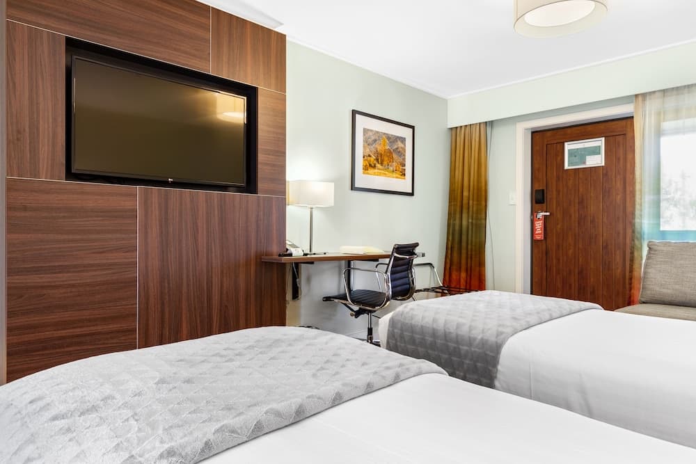 Holiday Inn Queenstown Frankton Road, an IHG Hotel