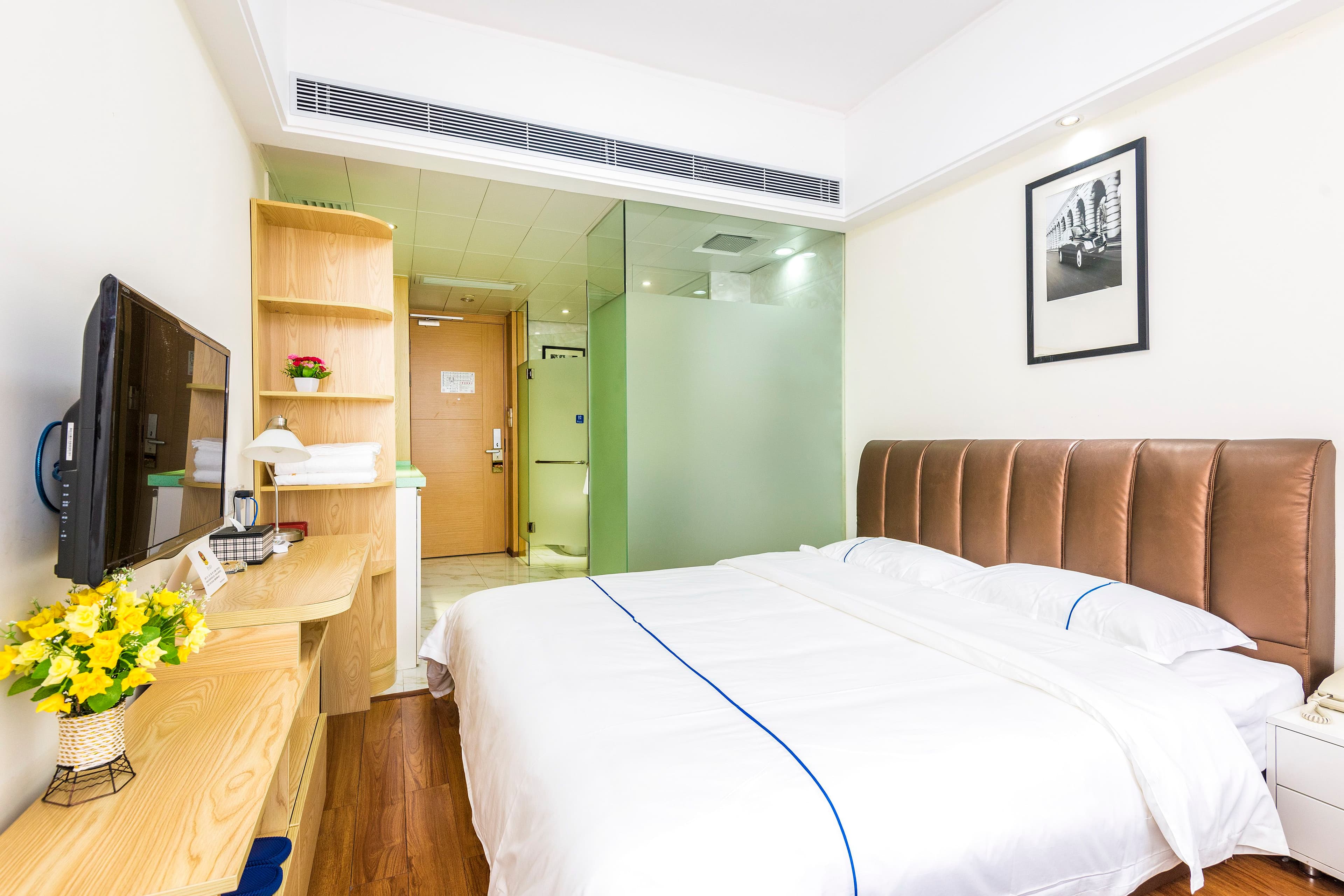 U-Zone Serviced Apartment Hotel (Guangzhou Gangding)