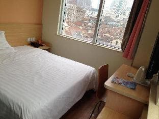7 Days Inn (Shanghai Nanjing Road Pedestrian Street No.2 branch)