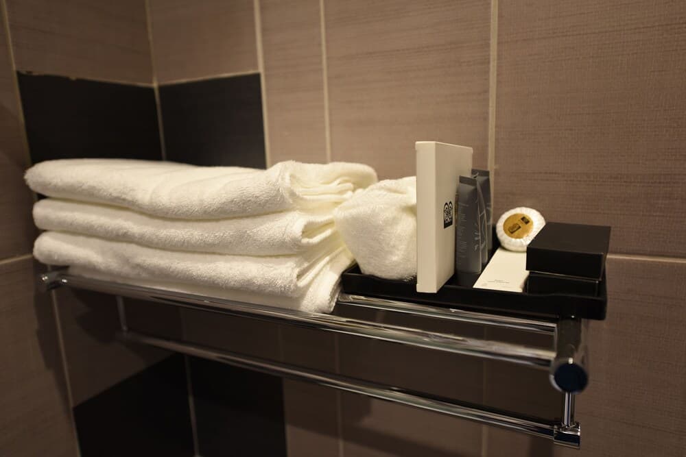 Clemence Hotel Suites