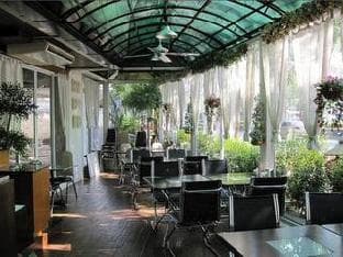 Howard Square Boutique Hotel