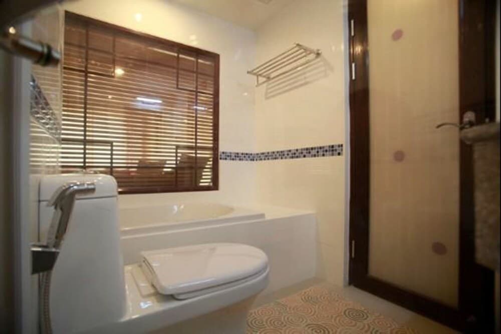 L-Seven Hotel