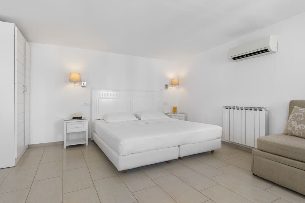 Carbonaki Hotel