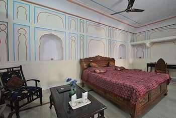 Rawla Mrignayani Palace