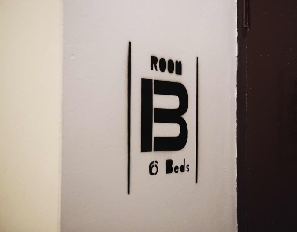 Some Rest Hostel Khao San